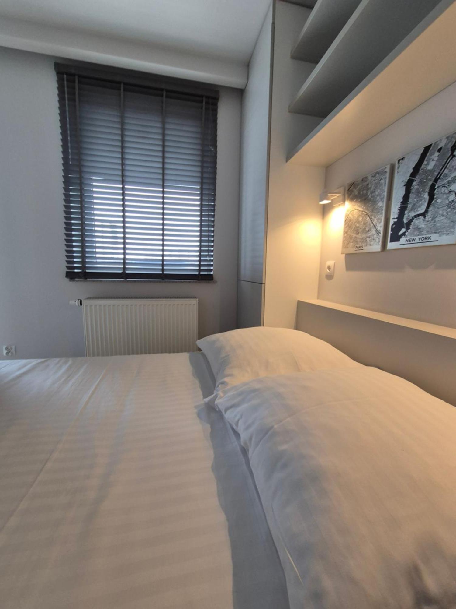Apartament Wsrod 1000Cy Swiatel - Z Parkingiem W Hali Garazowej- Duzy Balkon Z Lezakami - Piekny Widok Noca Na Panorame Tysiaclecia Katovice Exteriér fotografie