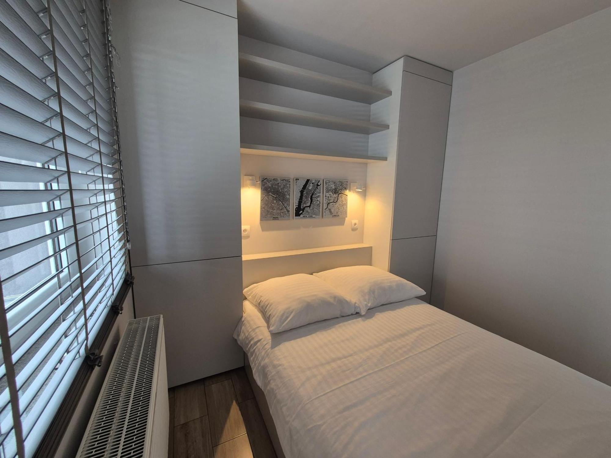 Apartament Wsrod 1000Cy Swiatel - Z Parkingiem W Hali Garazowej- Duzy Balkon Z Lezakami - Piekny Widok Noca Na Panorame Tysiaclecia Katovice Exteriér fotografie